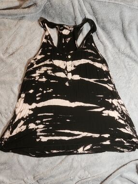 Sleeveless Tie-Dye Racerback Tank Top - Black & White